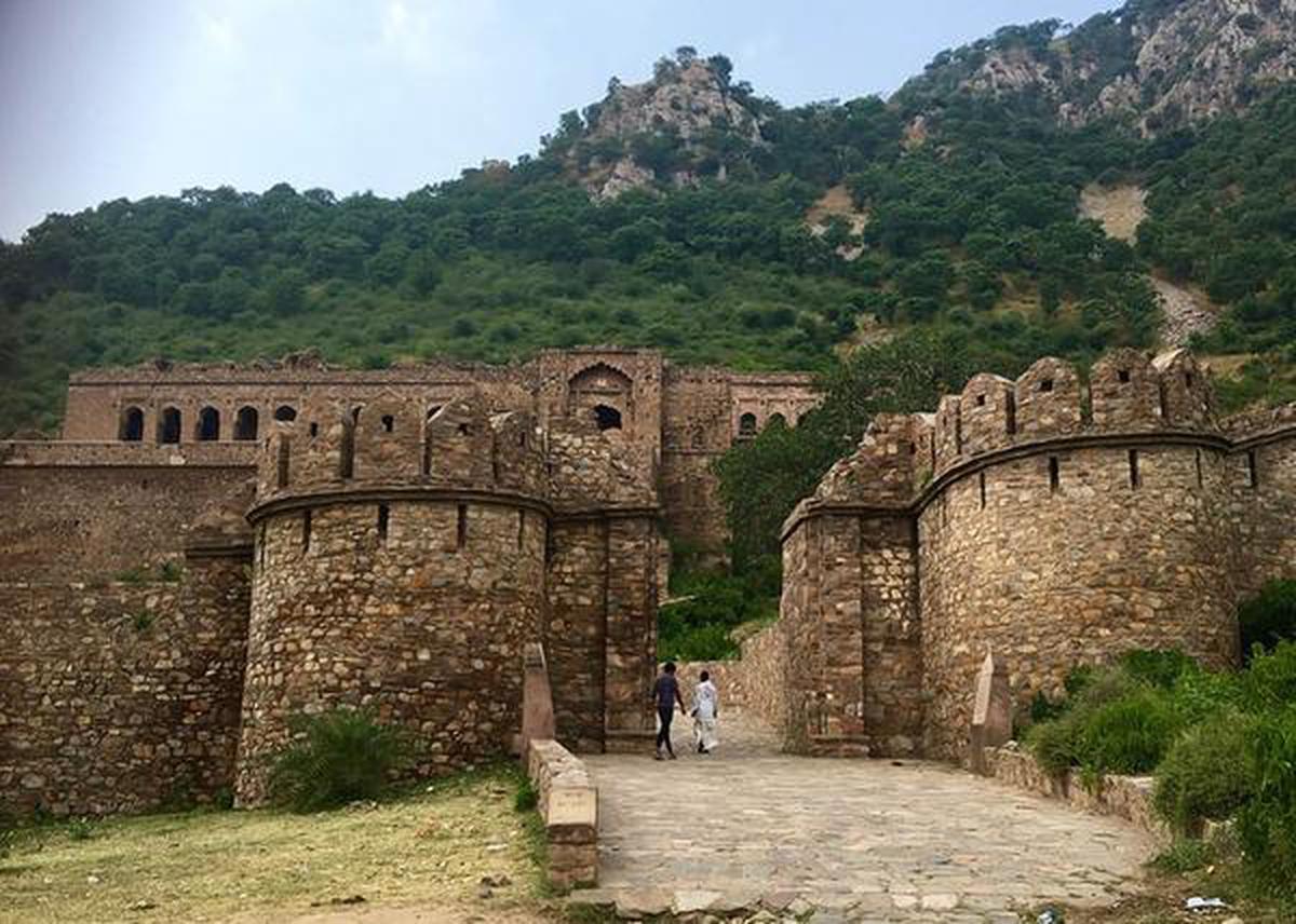 Read more about the article Bhangarh Fort: Unraveling the Mysteries of India’s Most Haunted Fortress